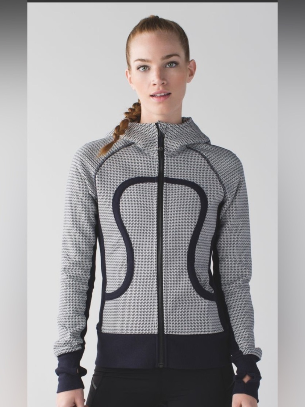 Lululemon Scuba Hoodie Stretch (Size 10) – Rare Black & White Chevron Print